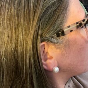 FREE with purchase-classy pearl stud earrings